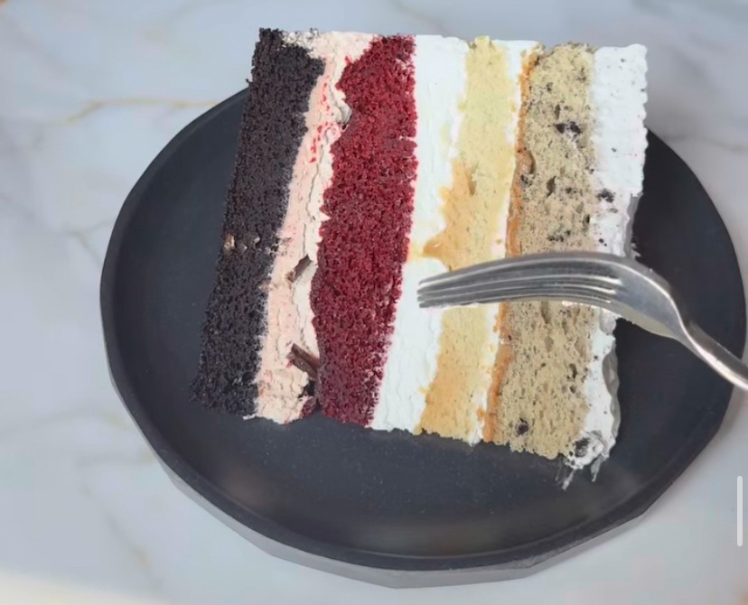 Red Velvet Vanilla Cake Slice